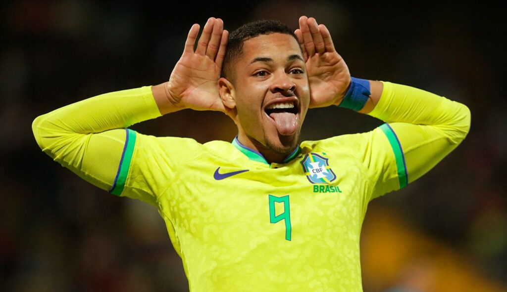 Power, goal, character… This is how Vitor Roque plays, the ‘9’ that Barça wants