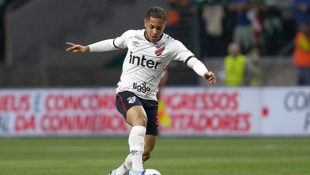 Athletico Paranaense raises the price of Vitor Roque