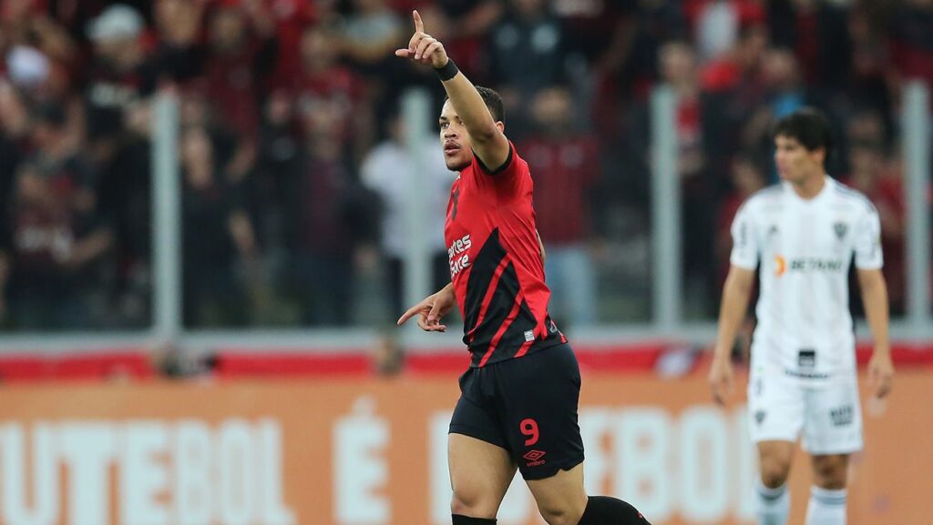 Vitor Roque is Xavi’s great obsession for the Barça forward