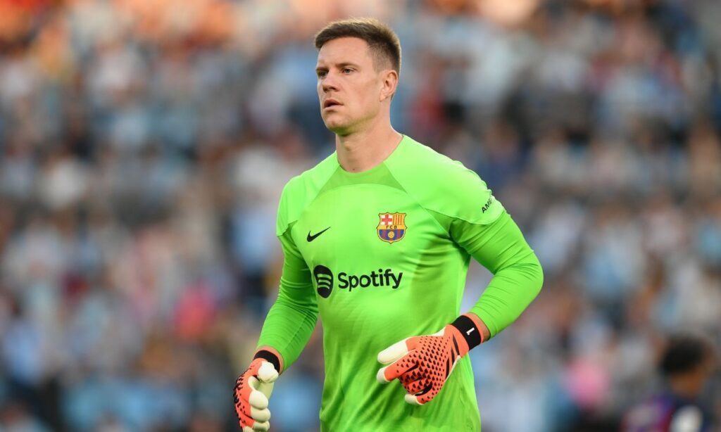Ter Stegen won his first Zamora and touched two historical records