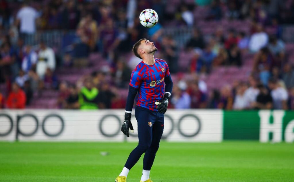 OFFICIAL: PSG take Arnau Tenas after ending contract with Barça