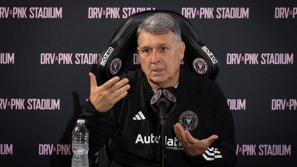 ‘Tata’ Martino will give minutes to Messi and Busquets this Friday against Cruz Azul