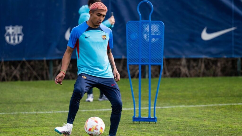 Departure on track! Barça and Las Palmas would be negotiating for Julián Araujo