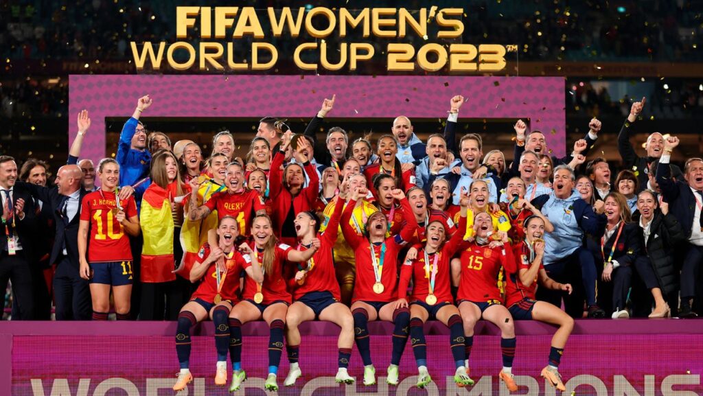 World champions!  A very culé Spain makes history against England (1-0)