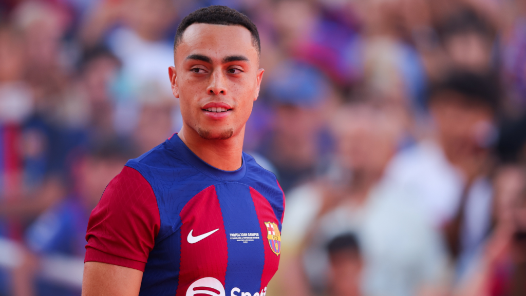 Sergiño Dest ‘dazzles’ PSV with his first start