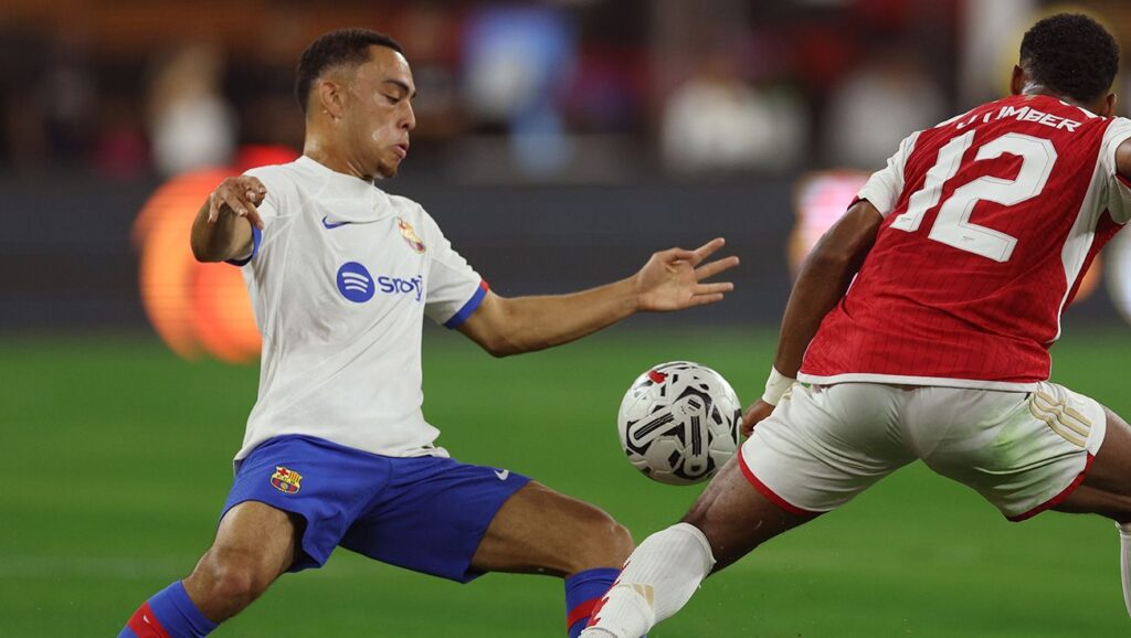 The departure of Sergiño Dest, an increasingly complicated goal for FC Barcelona