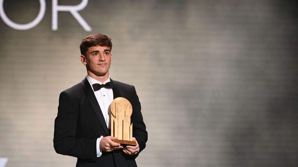 CULÉ PRIDE! Gavi, awarded the Kopa Trophy as the best ‘under-21’ player