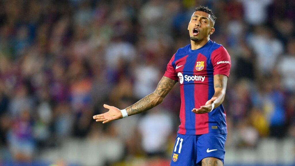 Alert at Barça! Raphinha retires injured from Barça-Sevilla