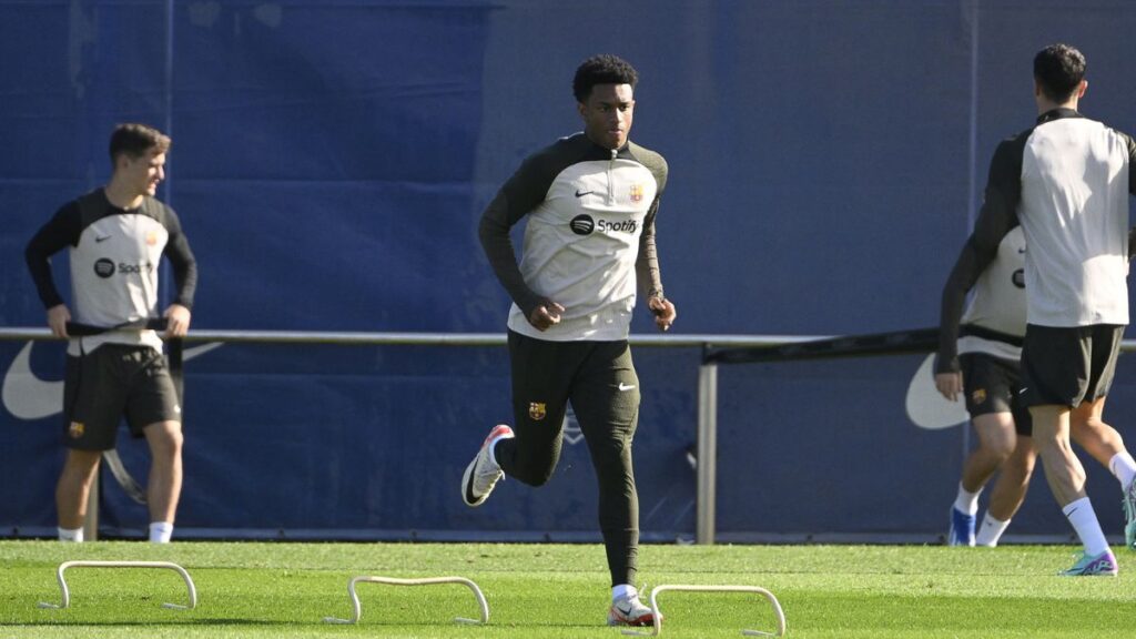 Alejandro Balde has to claim in front of Xavi and the barcelonismo to the turn of the stop