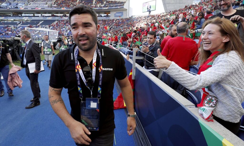 Deco completes its first big signing with the arrival of Vitor Roque