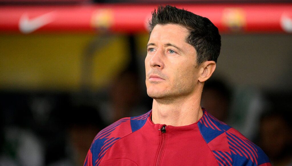 Lewandowski celebrates his Pichichi and challenges Bellingham for this season’s