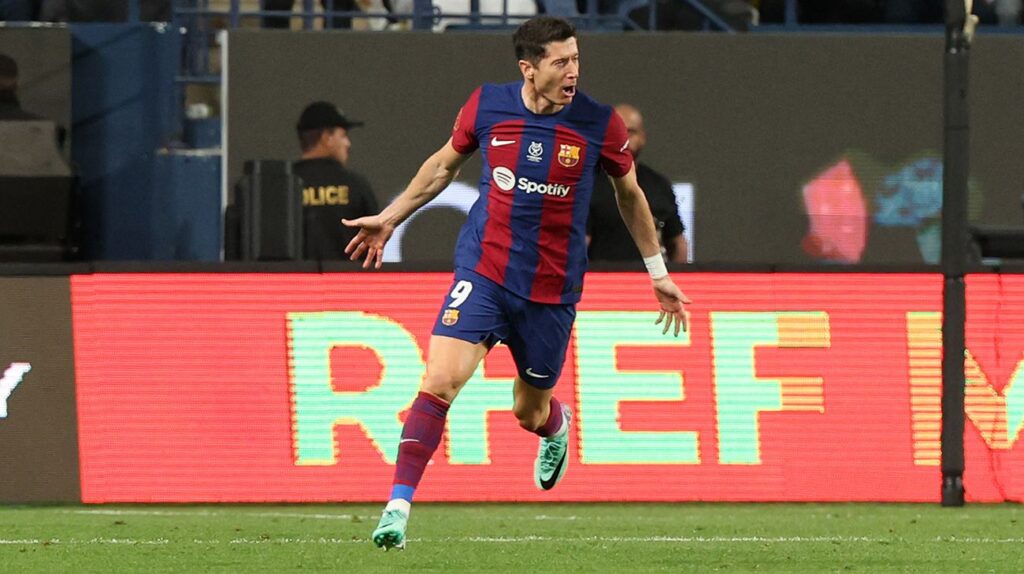 Lewandowski did not miss his scoring date in the Super Cup