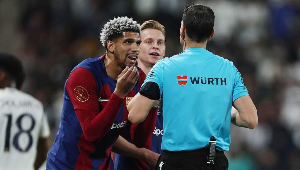 Ronald Araújo’s red card against Madrid will prevent him from playing in the Copa del Rey