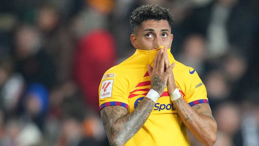 Raphinha ‘returns’ to Barça with his future in the air