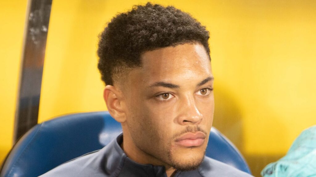 First training! Vitor Roque is already one more at Barça