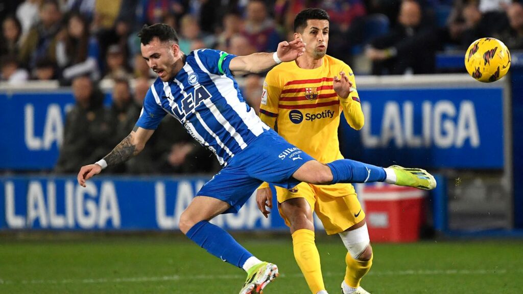 Xavi ‘sat’ Joao Cancelo as a precaution and ‘pulled’ Héctor Font again