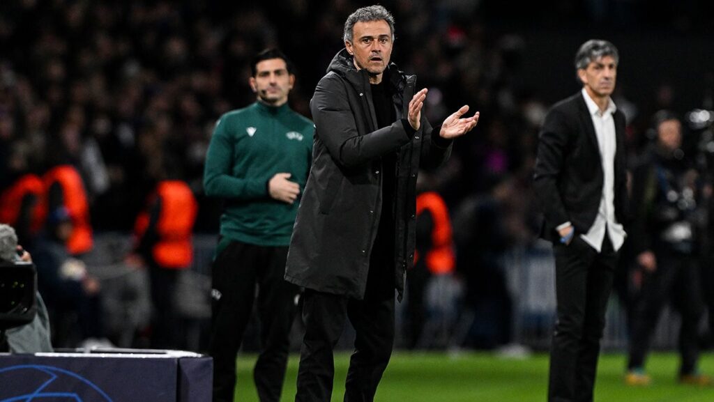 Luis Enrique ‘passes’ interest from Barça and considers his continuity at PSG for granted