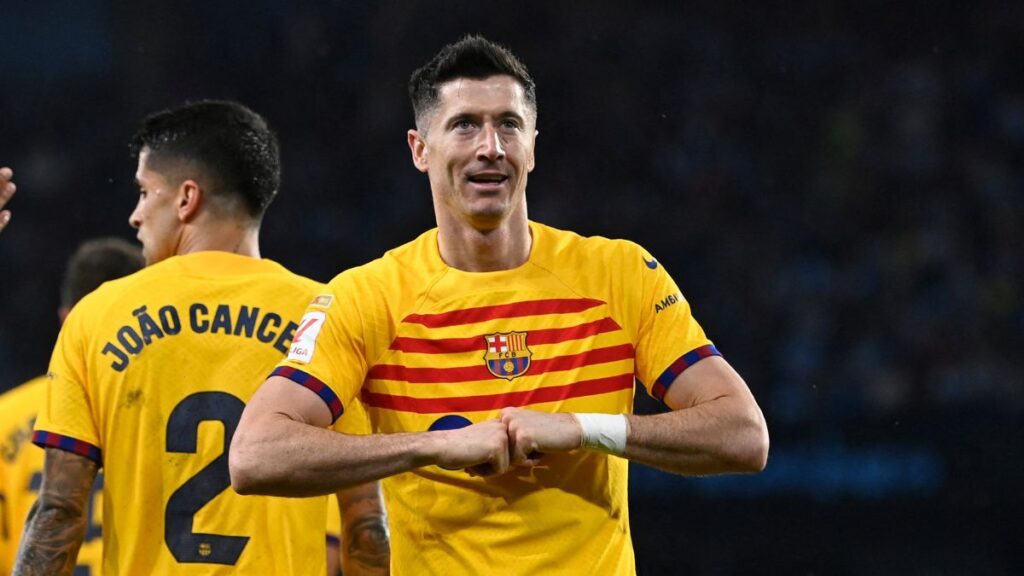 Lewandowski is still very much alive! Saving double for the ‘9’ to vindicate himself