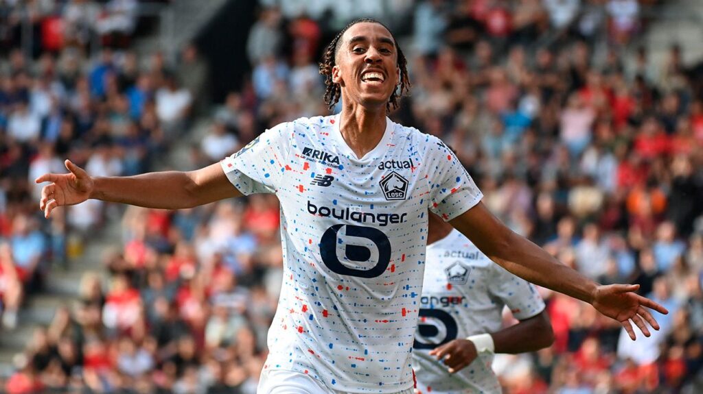 Leny Yoro, in the first place in the list of aims of the Madrid for his defence