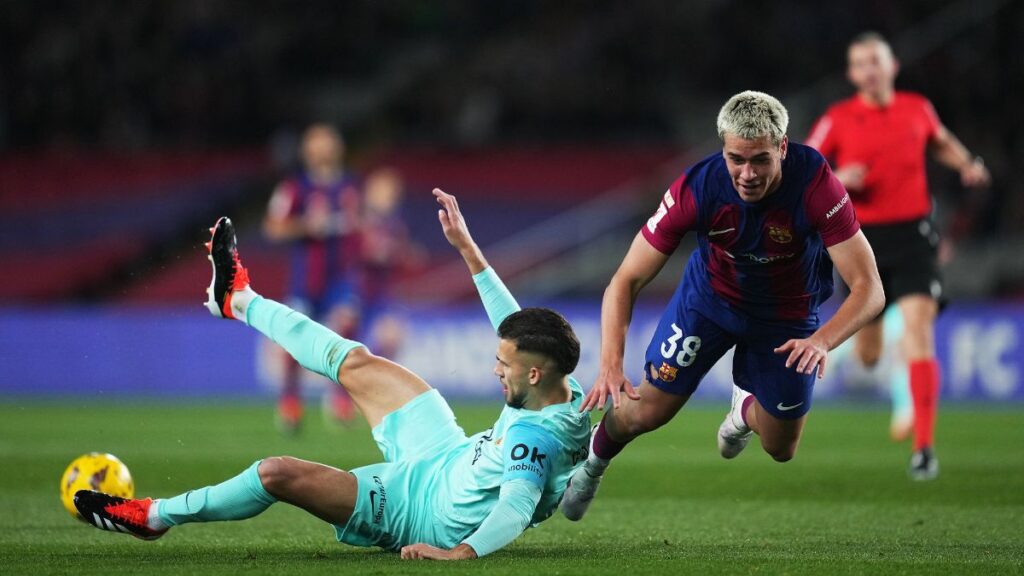 Xavi once again ‘passes’ on Vitor Roque and makes it clear that he prefers Marc Guiu