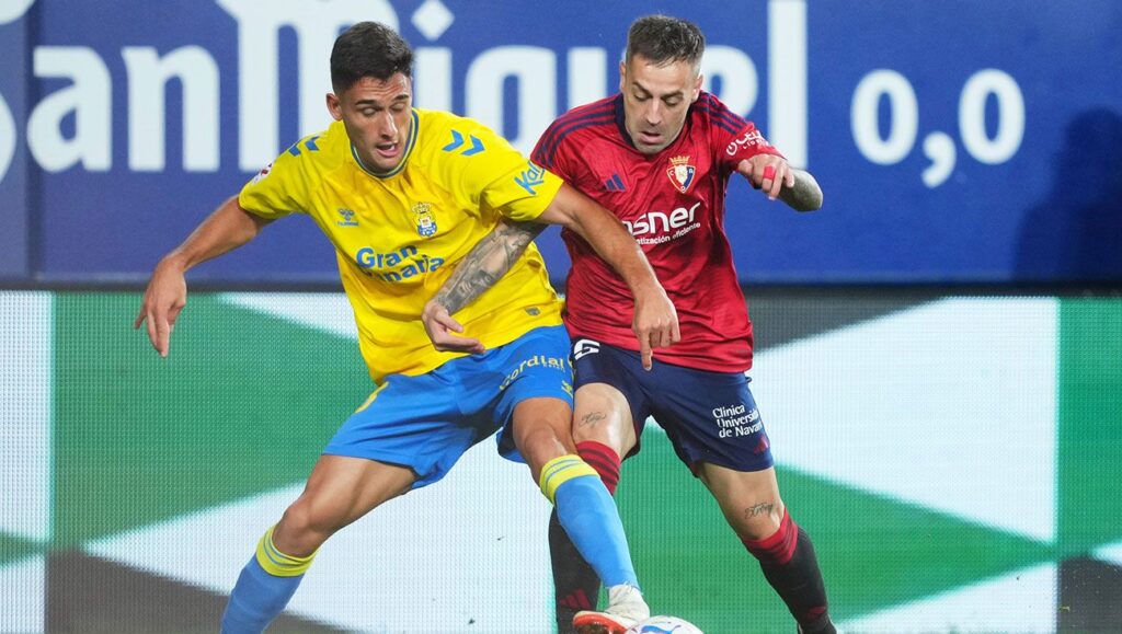 Sergi Cardona, out of place at Barça due to the return of Julián Araujo and the emergence of Héctor