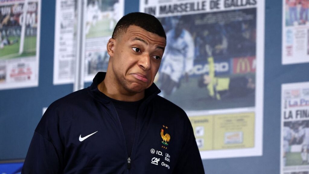 Macron drops that Mbappé is going to play for Real Madrid