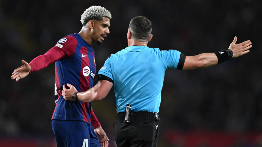 The fact that makes the expulsion of Ronald Araújo in the Barça-PSG especially striking