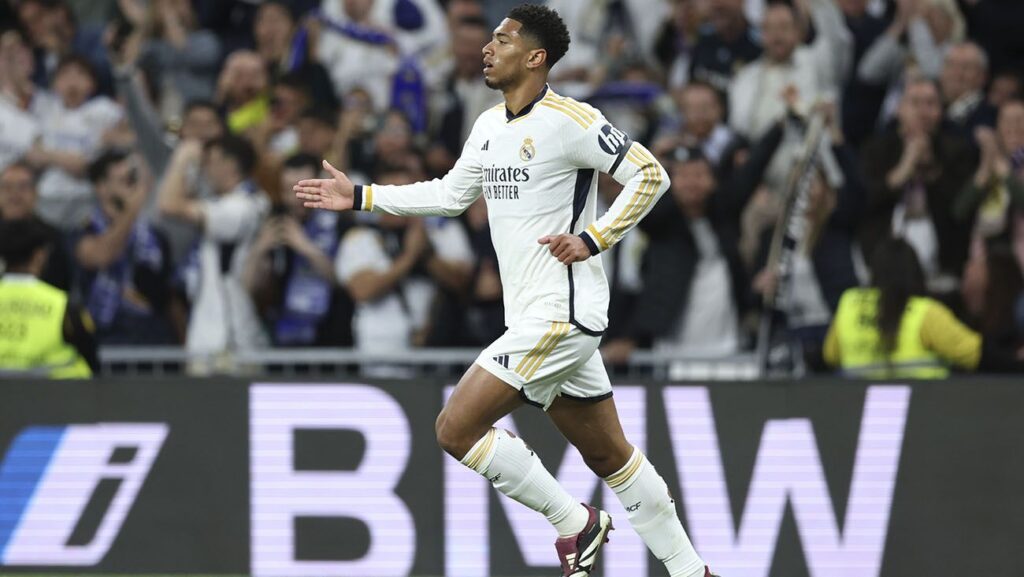 Jude Bellingham moves away from Lewandowski and approaches Dovbyk in the Pichichi