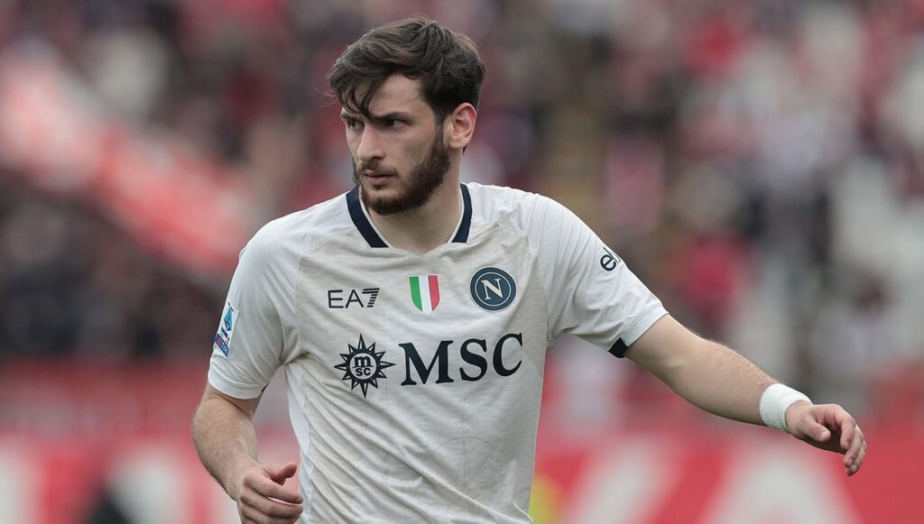 Napoli begin their offensive to tie down Kvaratskhelia and keep him away from Barça and PSG