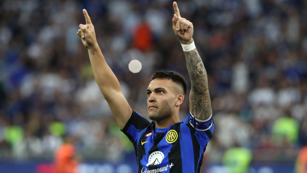 The former Barça target who sees himself “at the level of Mbappé, Haaland, Lewandowski and Kane”