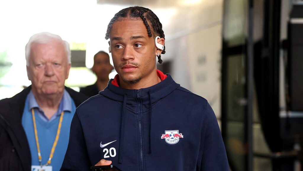 PSG ‘passes’ Barça and would be negotiating the sale of Xavi Simons with Leipzig