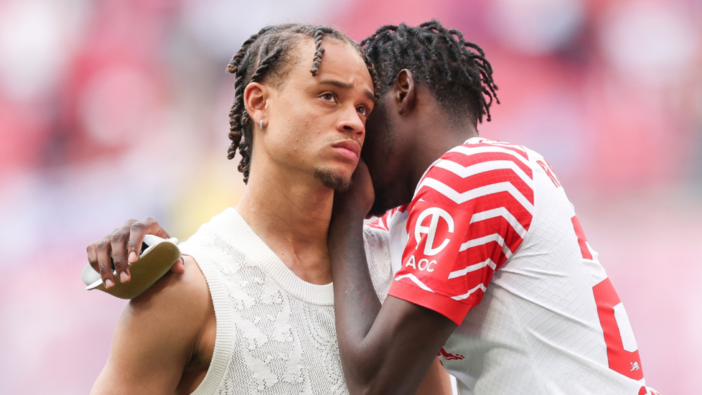 The ‘wink’ with which a teammate of Simons lets it slip that Xavi will continue at Leipzig