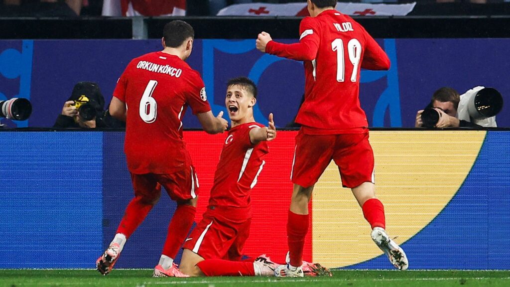 Arda Güler guides Turkey’s long-suffering victory against Georgia (3-1) with a great goal