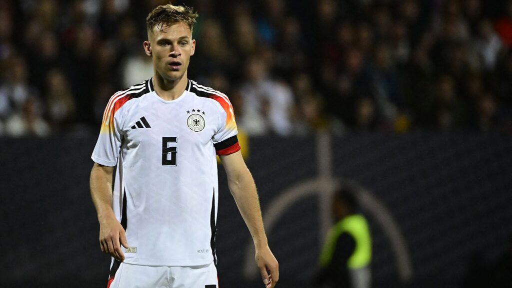 Hansi Flick gets to work to get Kimmich to sign for Barça