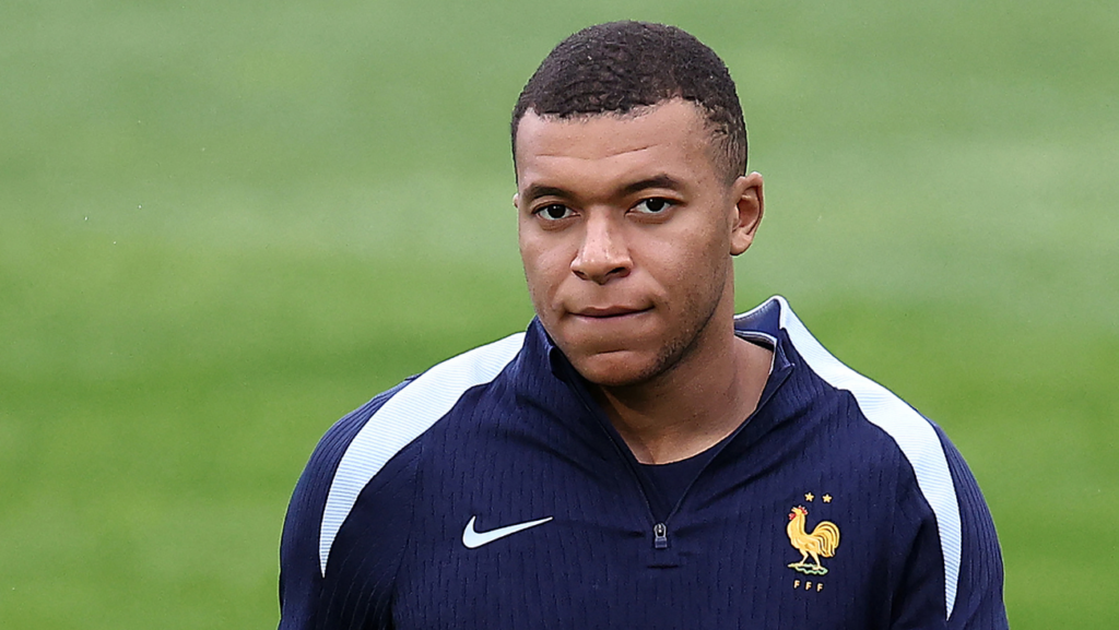 Kylian Mbappé  ‘Wet’ with the decision of the Real Madrid of not to leave him go to the JJ. OO