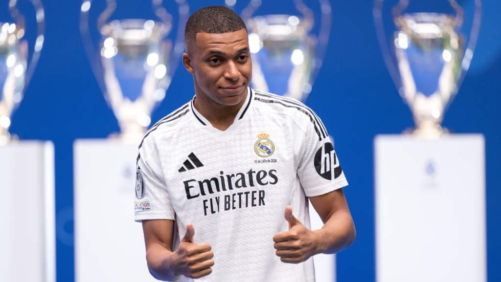 Kylian Mbappé finally makes his debut with Real Madrid