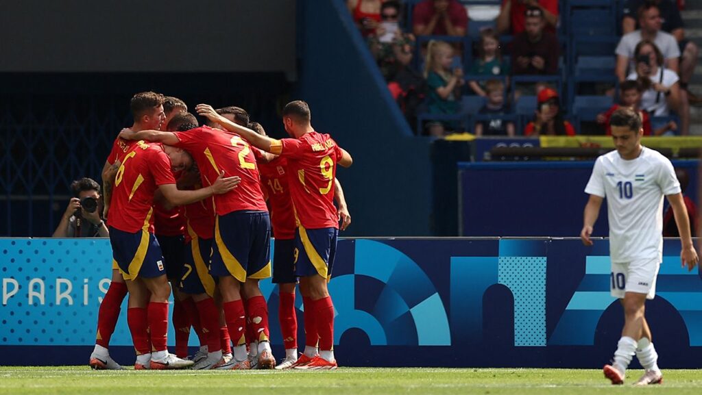 A Spain with a Barça flavor debuts with a tight victory in the Olympic Games (1-2)