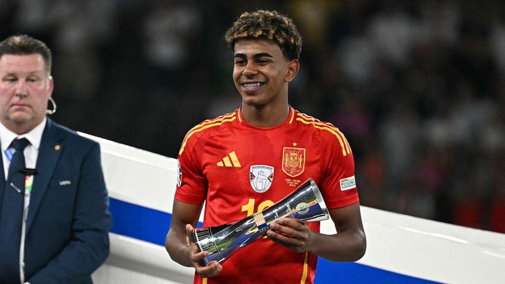 Lamine Yamal wins the award for best youngster of the Euro Cup and Rodri the MVP of the tournament