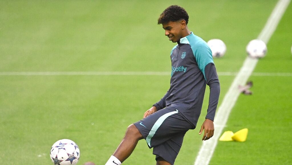 Lamine Yamal’s father ‘boasts’ about the Barça forward’s relationship with Leo Messi