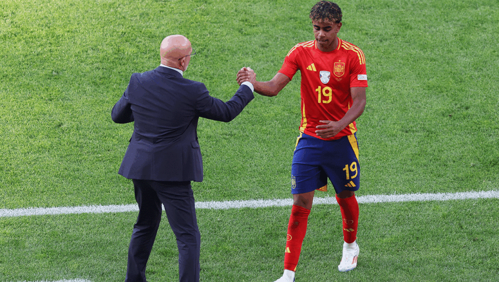 Luis de la Fuente asks for calm with Lamine Yamal to be able to ‘dosage’ his times