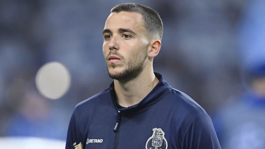 The ideal midfielder for FC Barcelona is showing off at Porto