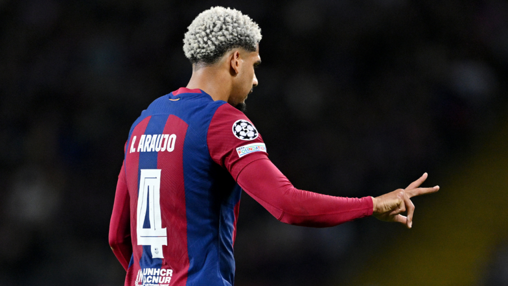 The drastic decision that FC Barcelona considered taking with Ronald Araújo