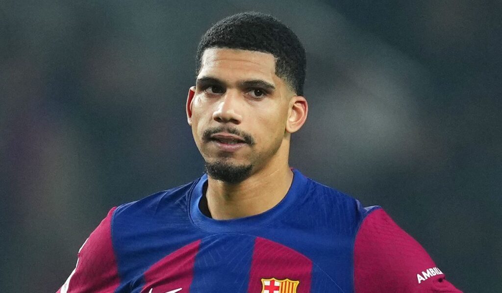 FC Barcelona would not rule out the sale of Ronald Araújo in the winter transfer market!