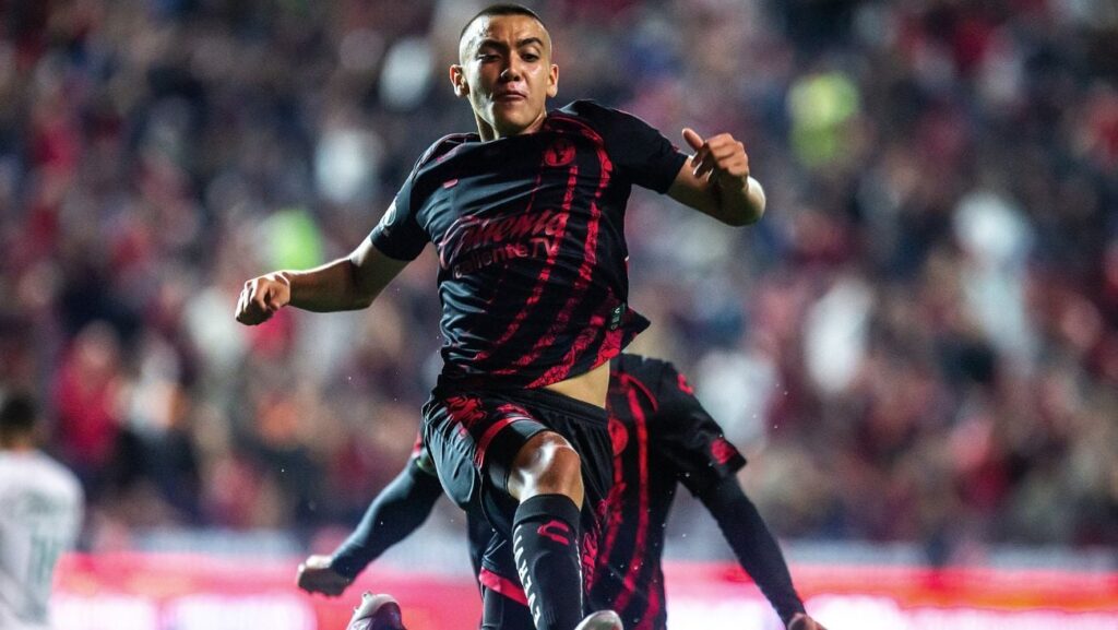 This is how Gilberto Mora plays, the youngest scorer in the history of Mexico and who is of interest