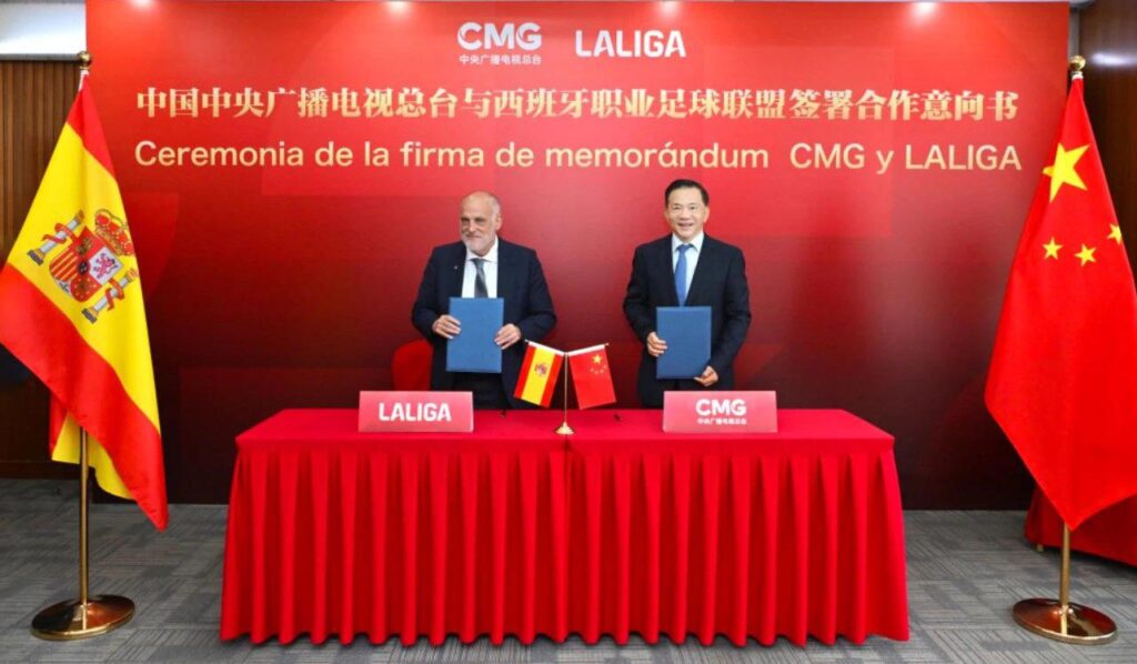 Tebas announces that LaLiga will be broadcast for free in China and upsets fans