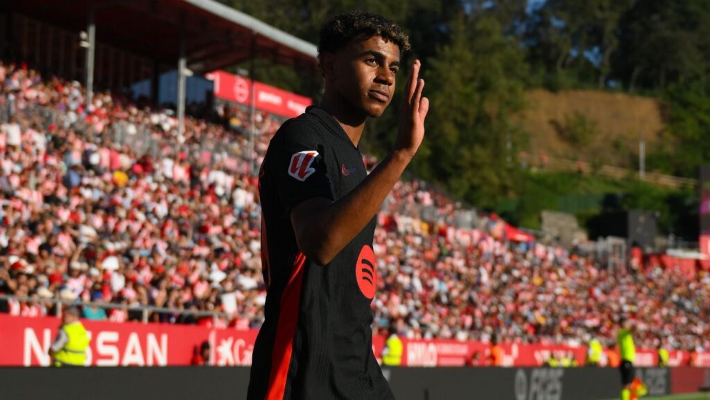 VIRAL: Lamine Yamal’s nice gesture with a young fan of his