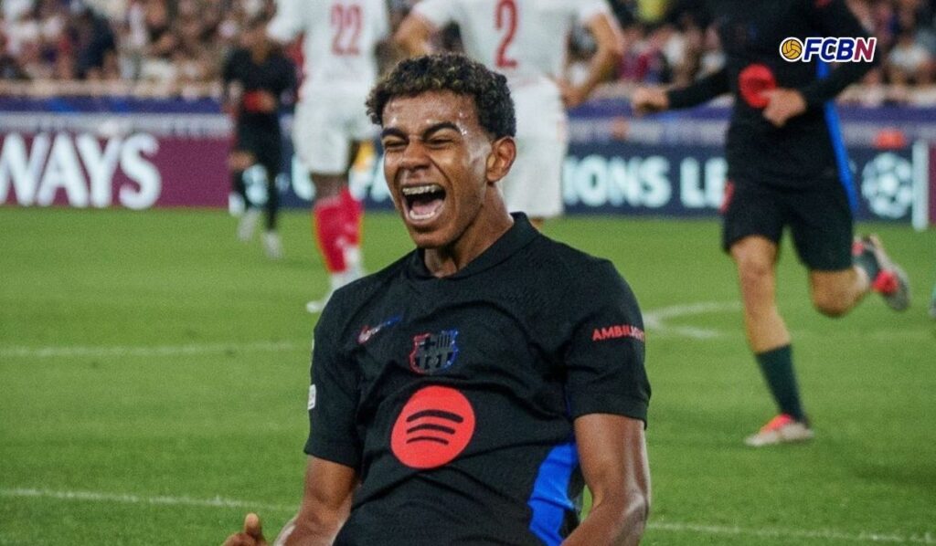 Lamine Yamal scores his first goal in the Champions League!
