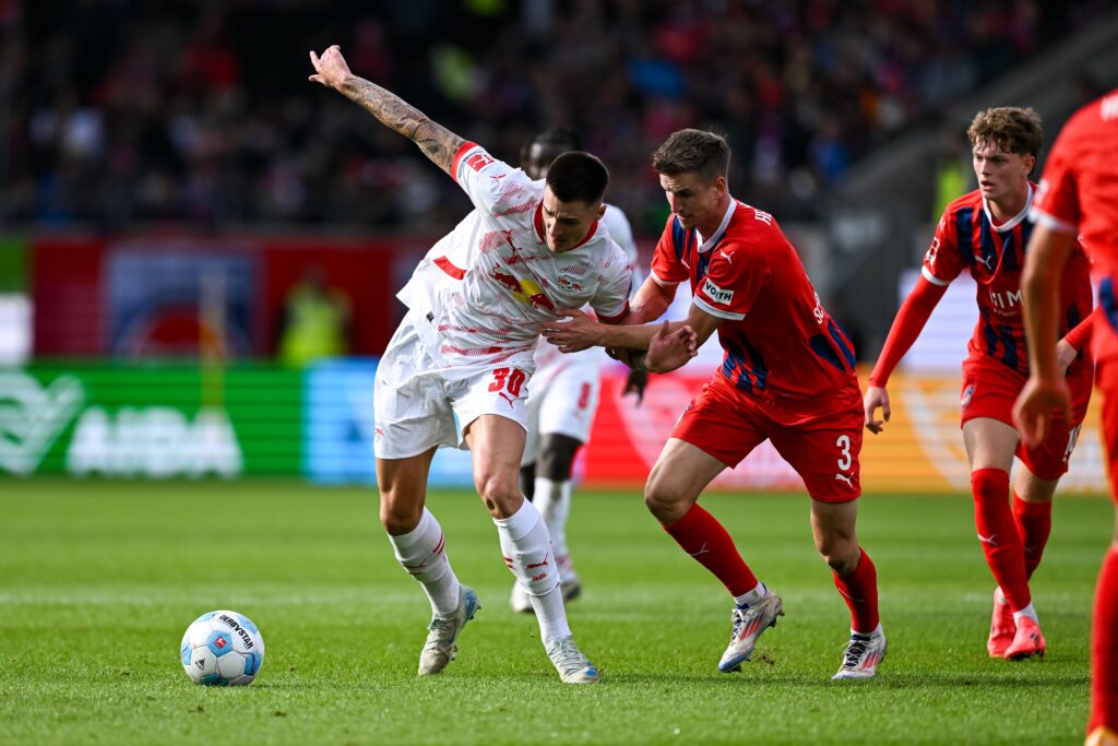 Arsenal ‘speed up’ in ‘race’ for Barca striker target