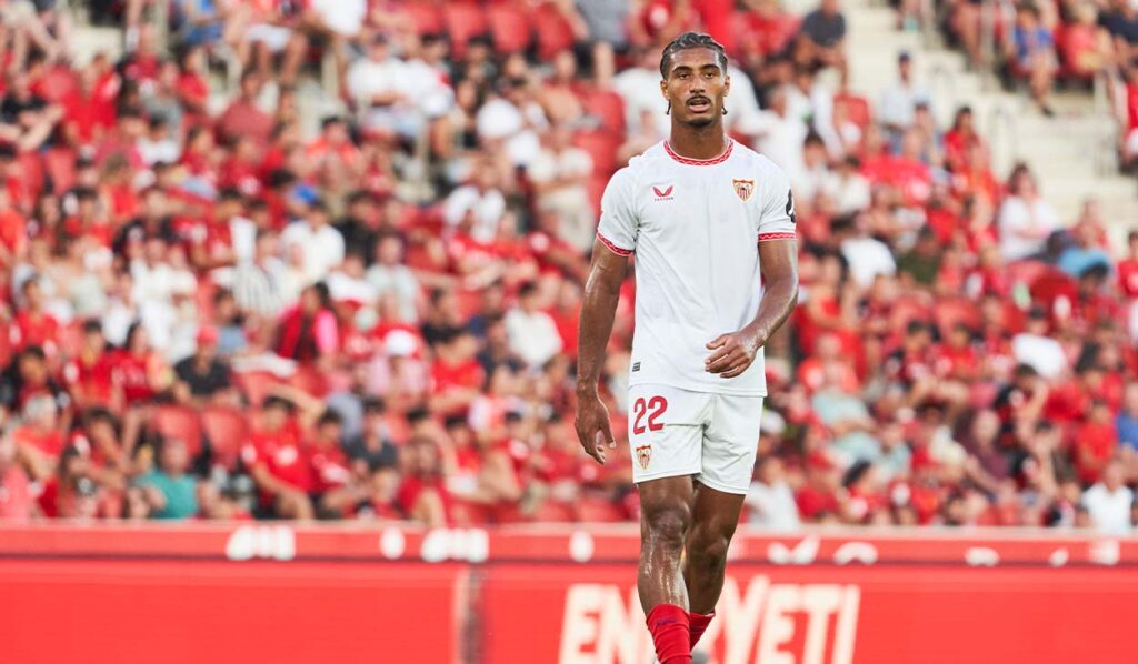 Barça could go for one of Sevilla’s central defenders in 2025