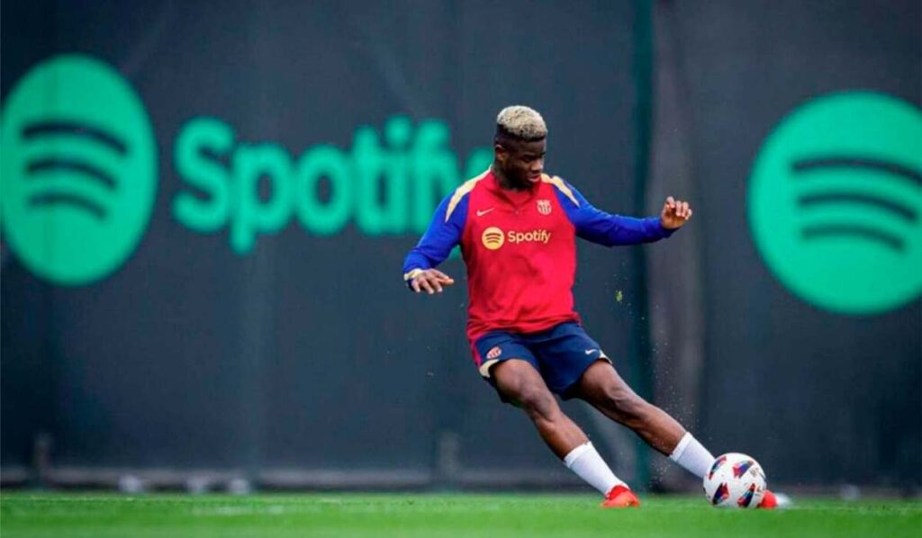 FC Barcelona does not rule out recovering Mika Faye in 2025